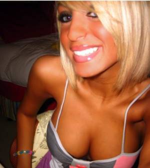 downblouse huge tits gallery - big tits with downblouse