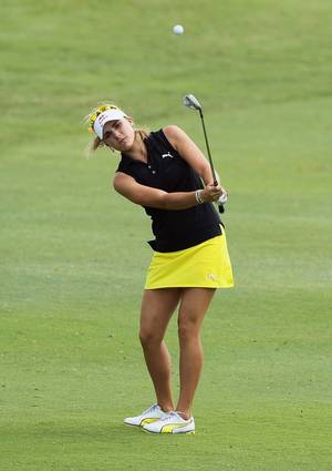 Lexi Thompson Naked Pussy - Lexi Thompson Photos Photos - Lexi Thompson hits a pitch shot to the fifth  green during