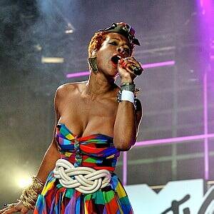 Kelis Tits - Kelis Rogers - Free pics, galleries & more at Babepedia