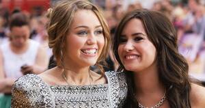Demi Lovato Lesbian Sex - Miley Cyrus, Demi Lovato Admit They Were Gay As Teens: WATCH
