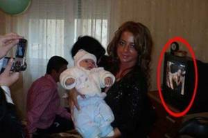 Family Watching Porn - Don't you just hate it when you're family is taking pictures for a special  event and you can't pry your dad away from â€œBackdoor Beauties 6?