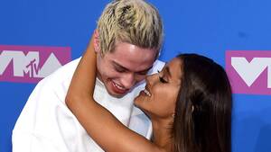 How Ariana Grande Sex - Pete Davidson Talks His '10 Inches,' Sex With 'Tiny' Ariana Grande, Makes  Bad 9/11 Joke on Howard Stern