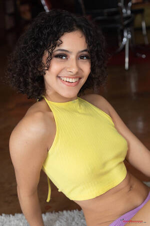 ebony light porn - Light Skin Ebony Nude Porn Pics - PornPics.com