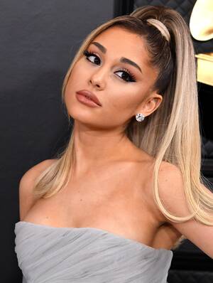 ariana grande celeb upskirts - Ariana Grande: su vida, su inicio en la mÃºsica y carrera filantrÃ³pica |  Vogue