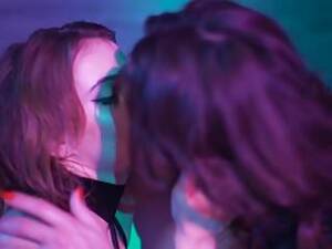 latex kissing lesbians - Free Latex Lesbian Kiss Porn Videos (139) - Tubesafari.com
