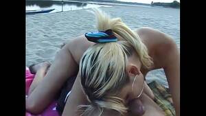 amateurs fucking by the lake - Sex with a cutie girl on the lake - XVIDEOS.COM