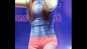Korean Cameltoe Porn - The Sexy korean Girls dancing show 2- cameltoe full download  http://j.gs/E23r - XVIDEOS.COM