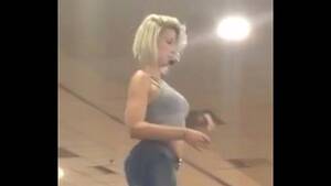 body dance - Amazing Dancer With Perfect Body - XVIDEOS.COM