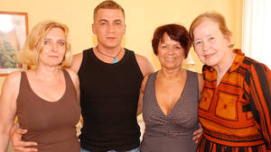 Mature Sex Toy Party - Three cockhungry mature sluts got served