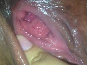 Fat Pussy Squirting - Young teen fucking her fat wet pussy leads to squirting first time