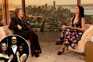 Lucy Liu Nude Porn - Lucy Liu took nude photos of Drew Barrymore on 'Charlie's Angels' set