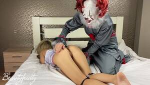 clown sex xxx - Clown PennywiseThis is what Pennywise the Clown does with Naughty  Schoolgirls! - Pornhub.com