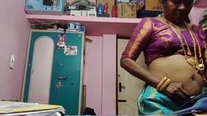 indian aunty dress change - Desi aunty dress change hidden - video 3 - ThisVid.com em inglÃªs