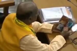 caught watching porn - BJP MLA Caught Watching Porn During Assembly Session - odishabytes