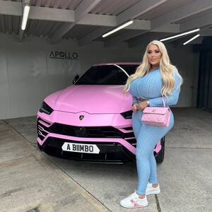 big black boobs in car - My 36NN boobs are so big I had to buy a new car so I could fit inside | The  US Sun