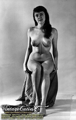 free vintage nude model - Black and white vintage nude art photograph - XXX Dessert - Picture 3
