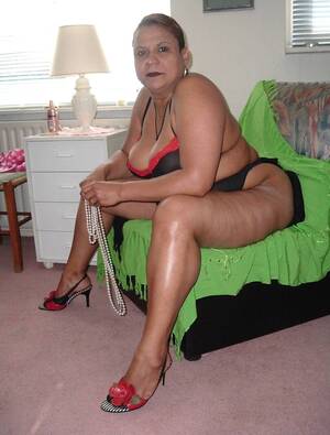 Mature Amateur Latina - Mature latina amateur - Naked Images.