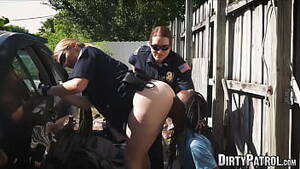Big Booty Female Police Porn - Big booty police women pounded by black suspect in public - XVIDEOS.COM