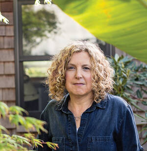 Miley Cyrus Lesbian Cum - Girls and sex: Peggy Orenstein on female sexuality and power - Macleans.ca