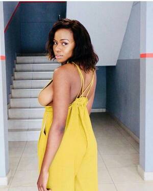 ebony boobs no bra - Side Boob Display â€“ Black Woman with No Bra â€“ Airtime Chicks