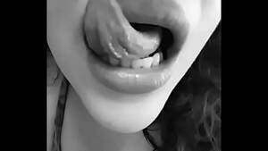 black and white pussy tongue - Long spanish tongue - XVIDEOS.COM