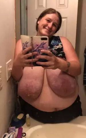 bbw mature milf selfie - BBW mature take nude selfie in the mirror - Nudemilfselfie.com