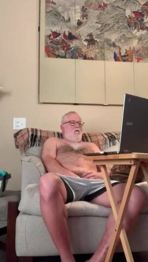 dad watches - Hidden cam my daddy watching porn - ThisVid.com