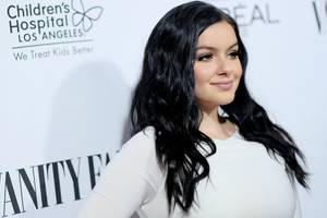 Modern Family Zimmerman - Ariel Winter is best known for her role as middle sister Alex Dunphy on  ABC's long-running hit comedy series \