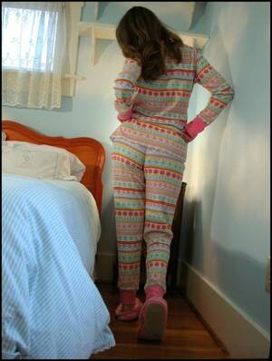 Amateur Pajama Porn - Pajamas Porn Pics & Naked Photos - PornPics.com