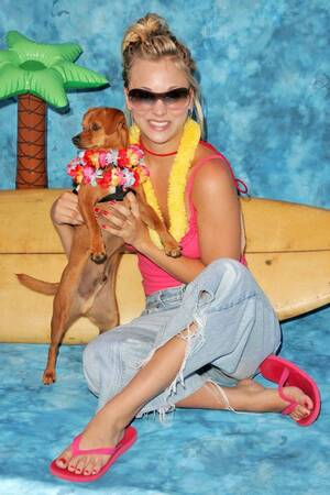 Kaley Cuoco 3d Porn - Pin on Kaley cuoco feet and curves