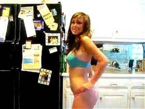 amateur teen strip webcam - Watch teen strip in kitchen - Teen Strip, Webcam Amateur, Amateur Porn -  SpankBang