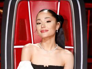 Get Ariana Grande Porn Captions - In a Rare Move, Ariana Grande Let Her Hair Down at Wimbledon... Kind Of â€”  See the Photos | Allure