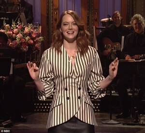 Emma Stone Shower Porn - Emma Stone battles with the ladies of The View as she hosts Saturday Night  Live for fourth time | Daily Mail Online