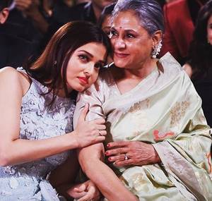 Aishwarya Rai Funny Comments - Aishwarya Rai Bachchan and Jaya Bachchan