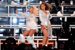 Beyonce Knowles Porn Anal - Solange Shows Love to BeyoncÃ© & Blue Ivy After D.C. Renaissance Shows â€“  Billboard