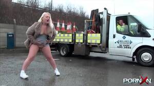 British Public - British Public Pissing - XVIDEOS.COM