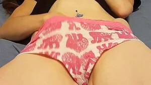 Girls Masterbating To Porn - Teen girl masterbating in her panties while watching porn!!! - Free Porn  Videos - YouPorn