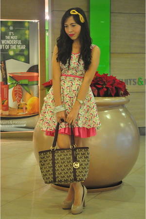 Hot Very Young Girls - hot pink blush dress - brown Michael Kors bag - nude Syrup pumps