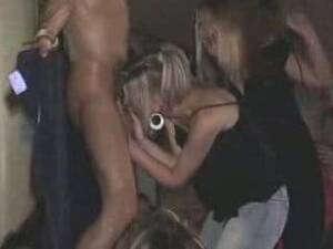 Drunk Blonde - Deepthroat Amateur Drunk Blonde Party : XXXBunker.com Porn Tube