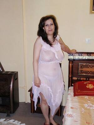 mature arabian woman - MATURE ARAB DAME WITH PHAT BOOBIES - ZB Porn