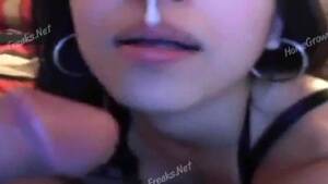 latina cum tongue - Latina cum covered tongue - SEXTVX.COM