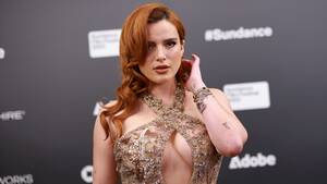 Bella Thorne Porn Pissing - Bella Thorne won't autograph sexy photos of herself | CNN