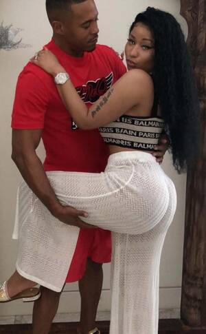 Nicki Minaj Sex Tape - Nicki Minaj's Boyfriend Kisses Her Toes in PDA-Packed Hot Tub Video