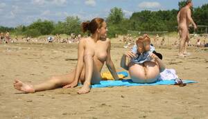 beach changing - Changing On The Beach | MOTHERLESS.COM â„¢