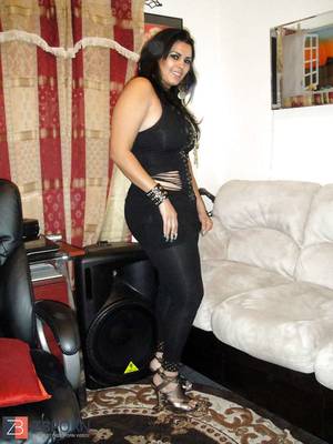 Morenita Nalgona Porn - Bella Morena Nalgona