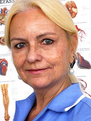 granny handjob by senior citizens - 