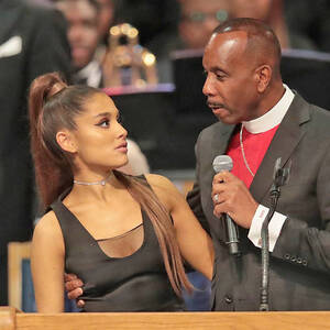 ariana grande anal fisting - Must of been hard not to slap him right there and then : r/pics