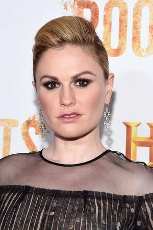 Anna Paquin Porn Star - True Blood star Anna Paquin reveals her boobs were broadcast behind BBC  presenter in the background of live News at Ten | The Sun