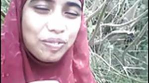 Muslim Hijab Fucking - desi Bangla muslim Hijab beauty in forest