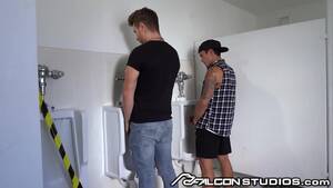 Bathroom Glory Hole Porn - Dakota Payne Blows Random Guys Through Bathroom Glory Hole - FalconStudios  - XVIDEOS.COM